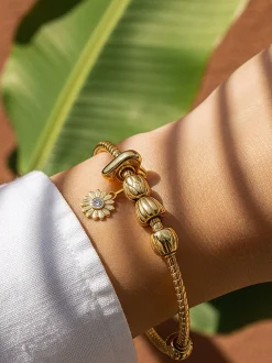 LEI Blatt Stopper Charm