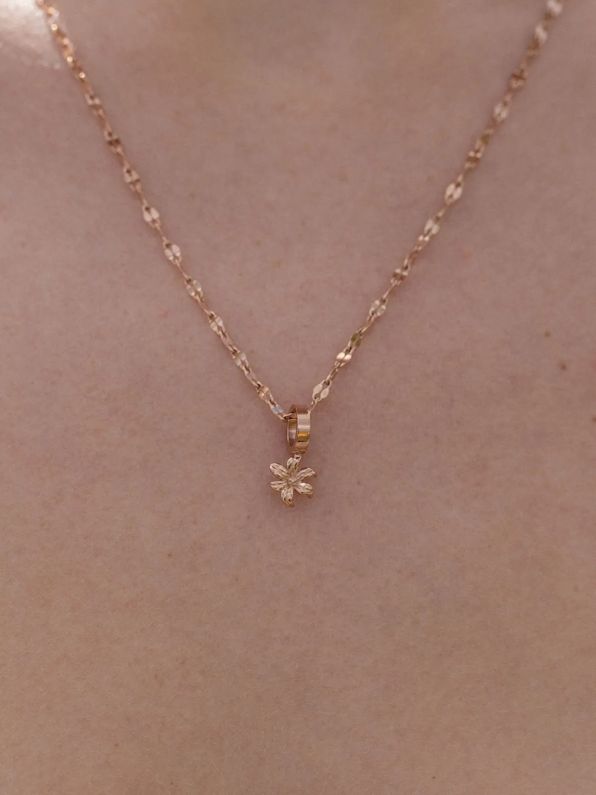 Lilien Charm Anhänger - Geburtsblume Mai