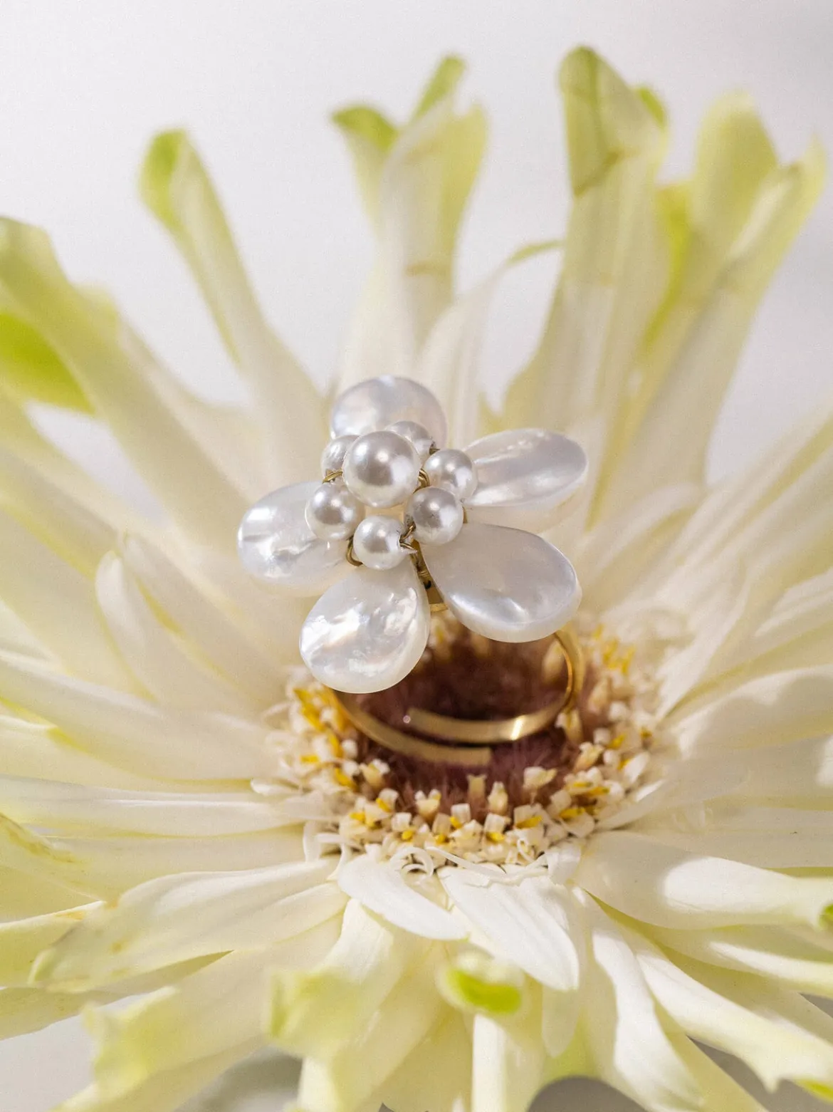 Pearly Flower Ring